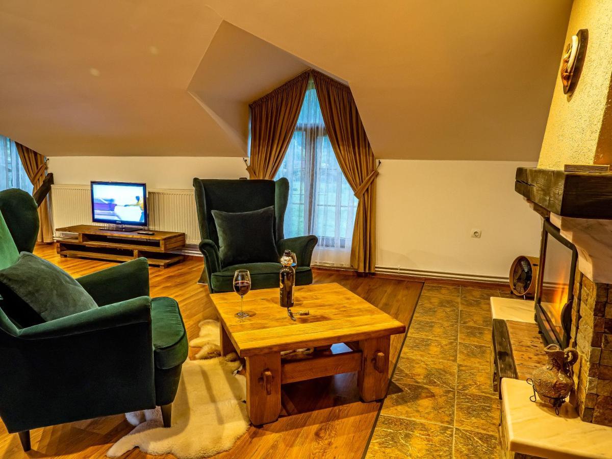 Casa Delia Hotel Campulung Moldovenesc Ngoại thất bức ảnh